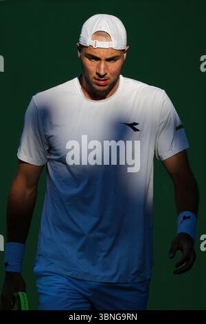 London, UK. 02nd July, 2025. Tennis: Grand Slam/ATP Tour - Wimbledon, Singles, 2nd round, Men. Aliassime (Canada) - Struff (Germany). Jan-Lennard Struff is in action. Credit: Frank Molter/dpa/Alamy Live News Stock Photo