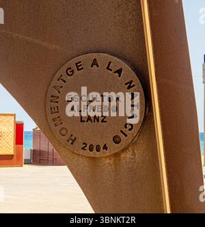 The sculpture Homenatge a la Natació (Homage to Swimming) by Alfredo Lanz, located on the Barceloneta seafront in Barcelona, Spain Stock Photo