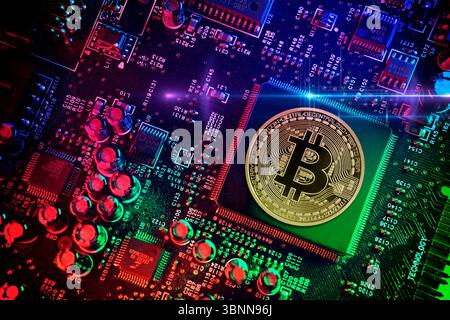 Computer chip with Bitcoin coin, symbol photo cryptocurrency, photomontage Stock Photo