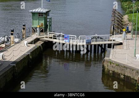 The lock at the vicotiran Richmond Lock, Richmond-upon-Thames, part of tidal controls on the river Thames, London, England Stock Photo