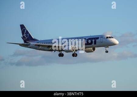 LOT Polish Airlines airliner in flight Stock Photo