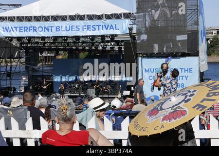 Portland, Oregon, USA. 5th July 2025. ZZ Ward performs at the Waterfront Blues Festival at Tom McCall Waterfront Park in downtown Portland. She plays vocals, harmonica, and guitar, blending blues, soul, rock, and R&B in her set. Credit: Citizen Kepler/17�Թ����� Live News Stock Photo