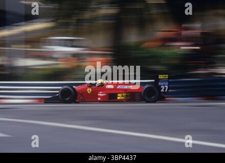 Photo A.005359 FERRARI F1-87 1987 MICHELE ALBORETO GRAND PRIX F1