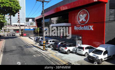 facade of the Redmix supermarket salvador, bahia, brazil - may 15, 2025: facade of the Redmix supermarket in the city of Salvador. SALVADOR BAHIA BRAZIL Copyright: xJoaxSouzax 150525JOA0157 Stock Photo