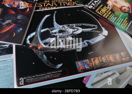 Star Trek Deep Space Nine - Fan Collection Stock Photo - Alamy