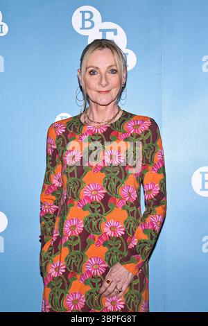 LONDON, ENGLAND - JUNE 06: Lesley Sharp attending ‘The Full Monty ...