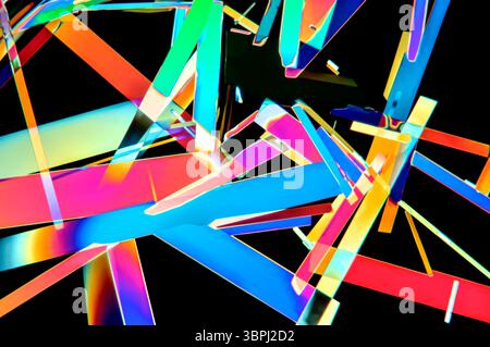 Vitamin B1 crystallisation, polarised light micrograph. Magnification: x70 when printed at 10 centimetres wide. Stock Photo