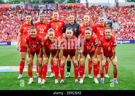 Sydney Schertenleib (Schweiz, #22) am Ball, SUI, Spanien vs Schweiz