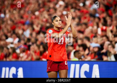 Sydney Schertenleib (Schweiz, #22) am Ball, SUI, Spanien vs Schweiz