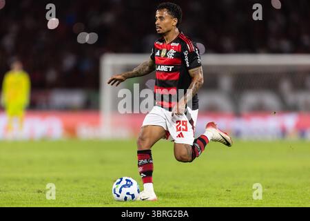 Rio De Janeiro, Brazil. 12th July, 2025. RIO DE JANEIRO, BRAZIL - JULY 12: ALLAN of Flamengo controls the ball during the match between Flamengo and Sao Paulo as part of Brasileirao 2025 at Maracana Stadium on July 12, 2025 in Rio de Janeiro, Brazil. Credit: Ruano Carneiro/Alamy Live News Stock Photo