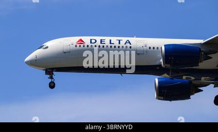 SeaTac, WA, USA - July 2, 2025;Delta Air Lines Airbus A350 passenger jet nose in closeup landing  registration N509DN Stock Photo