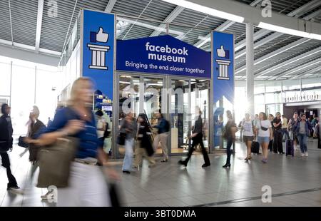 UTRECHT - Exterior of the Facebook Museum at Utrecht Centraal. The initiative comes from the Utrecht art organization SETUP, which wants to use the museum to raise awareness about our use of the platform Facebook. ANP ROBIN VAN LONKHUIJSEN netherlands out - belgium out Stock Photo