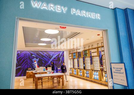 Aventura Miami Florida,Aventura Mall,Warby Parker eyeglasses store,optical eyewear frames,spectacles prescription glasses,interior display shelves col Stock Photo