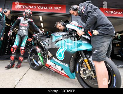 October 26, 2019, Melbourne, Victoria, Australia: French rider Fabio Quartararo (#20) of Petronas Yamaha SRT leaving his garage during day 3 of the 2019 Australian MotoGP held at Phillip Island, Australia. (Credit Image: © Theo Karanikos/ZUMA Wire) Stock Photo