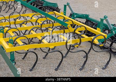 Seedbed Machine Seedbed Combinations Machine Seed Bed Preparation Farming Equipment ...