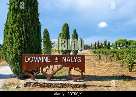 Domaine de Nalys, producers of Chateauneuf du Pape wine, in Rh™ne Valley wine region, South East France Stock Photo