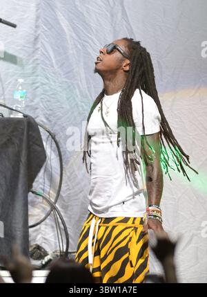 MIAMI, FL - JULY 24: Lil Wayne and 2 Chainz perform at the James L