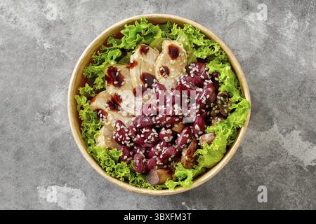 Concept of lunch, paper bowl with food Stock Photo - Alamy