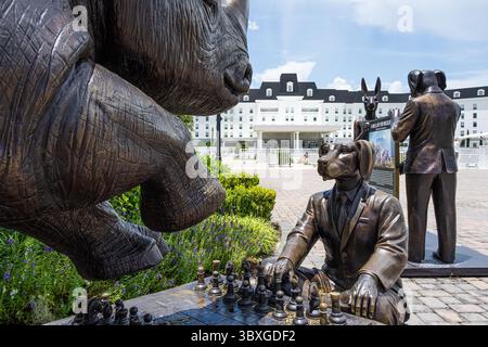 'A Wild Life for Wildlife' whimsical outdoor sculpture exhibit by Gillie and Marc at the World Equestrian Center in Ocala, Florida. (USA) Stock Photo