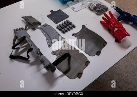 January 27, 2022, Zaragoza, Aragon, Spain Spain: 3D Printed plastic arm and hand prosthesis pieces at Zaragoza MakerSpace (Credit Image: © Nano Calvo/VW Pics via ZUMA Press Wire) Stock Photo