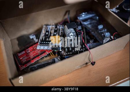 January 27, 2022, Zaragoza, Aragon, Spain Spain: Assorted chips and cables (Credit Image: © Nano Calvo/VW Pics via ZUMA Press Wire) Stock Photo
