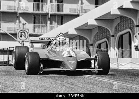 Figurine 1:43 BRUMM Ferrari F1 126C2 #28 - Vainqueur GP San Marino 1982, Pironi, Neuve