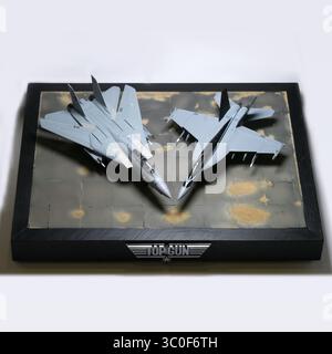 Top Gun Modelling: F-14D and F-18E fighter jets on diorama Stock Photo