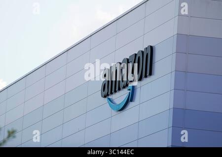 Amazon Prime Corporate sign 2025 In Daventry,, United Kingdom Corporate ...
