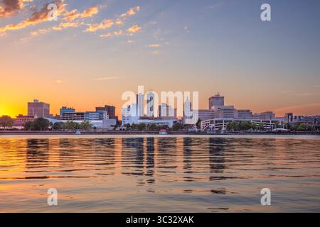 Peoria, Illinois, USA. Cityscape image of Peoria skyline, Illinois, USA with reflection of city lights in the Illinois River at golden hour. Stock Photo