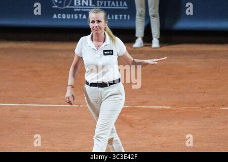 Palermo, Italy. 25th July, 2025. Referee in action during the 36th Palermo Ladies Open at Country Time Club during 36° Palermo Ladies Open, International Tennis match in Palermo, Italy, July 25 2025 Credit: Independent Photo Agency/Alamy Live News Stock Photo