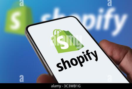 Shopify e-commerce platform for retail point of sale systems Stock Photo