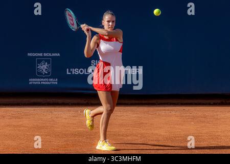 Palermo, Italy. 25th July, 2025. Palermo Ladies Open 2025: Tatiana Prozorova beats Hanne Vandewinke 7-5 5-7 6-1 in Palermo. Tatiana Prozorova during the match against Hanne Vandewinke in Palermo. (Photo by Antonio Melita/Pacific Press) Credit: Pacific Press Media Production Corp./Alamy Live News Stock Photo