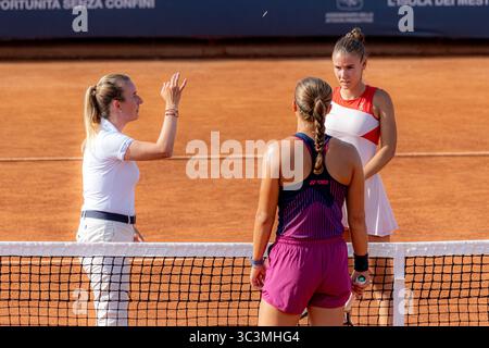 Palermo, Italy. 25th July, 2025. Palermo Ladies Open 2025: Tatiana Prozorova beats Hanne Vandewinke 7-5 5-7 6-1 in Palermo. Tatiana Prozorova and Hanne Vandewinke in Palermo. (Photo by Antonio Melita/Pacific Press) Credit: Pacific Press Media Production Corp./Alamy Live News Stock Photo