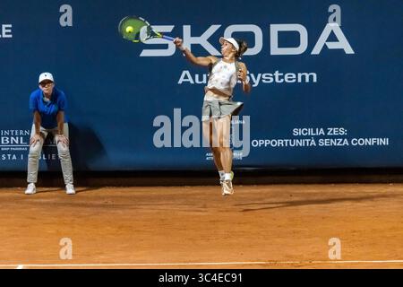 Palermo, Italy. 25th July, 2025. Palermo Ladies Open 2025: Julia Grabher vs Tamara Zidansek. Julia Grabher in action in Palermo. (Credit Image: © Antonio Melita/Pacific Press via ZUMA Press Wire) EDITORIAL USAGE ONLY! Not for Commercial USAGE! Stock Photo