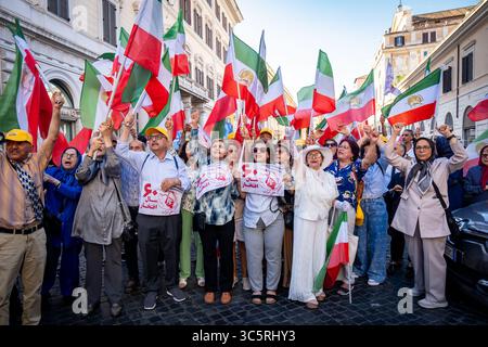 Rome, Rm, Italy. 30th July, 2025. Hundreds of portraits of fallen Iranian Resistance fighters are displayed in Piazza Santi Apostoli as members of the Iranian community pay their respects. (Credit Image: © Marco Di Gianvito/ZUMA Press Wire) EDITORIAL USAGE ONLY! Not for Commercial USAGE! Stock Photo