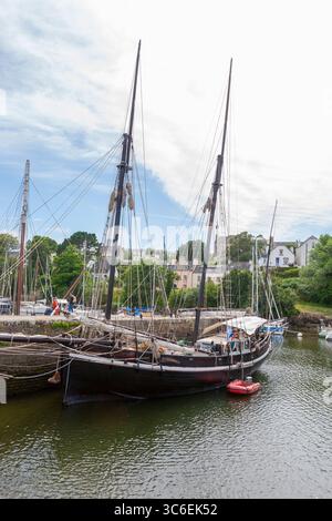 The Three Masted lugger Grayhound in the 2016 Brixham Heritage Regatta ...