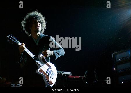 洋楽 omar rodriguez Mart Volta at the drive 洋楽 omar rodriguez Mart Volta at the drive Omar Rodriguez