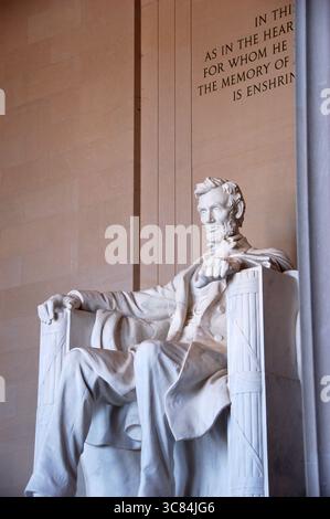Lincoln Memorial seated statue photo 2