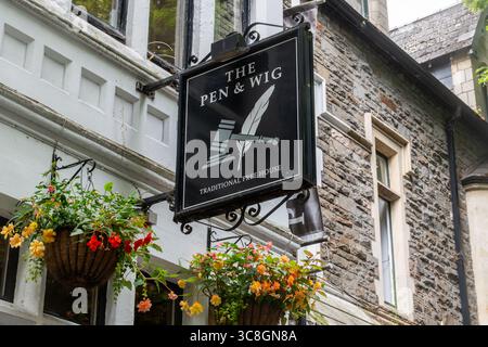 The Pen & Wig pub in Cardiff city, South Wales, UK. Pub sign Stock Photo