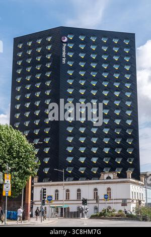 A Premier Inn hotel in Cardiff City Centre Stock Photo - Alamy