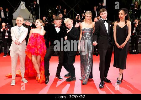 May 19, 2023: Molly Manning Walker, Lara Peake, Mia Mckenna-Bruce, Samuel Bottomley, Shaun Thomas, Enva Lewis and Laura Ambler attend the 'Four Daughters' premiere during the 76th Cannes Film Festival at Palais des Festivals in Cannes, France, on 19 May 2023. Photo: Alec Michael (Credit Image: © Alec Michael via ZUMA Press) Stock Photo