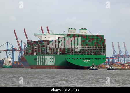 Der Containerfrachter Ever Ace Der Reederei Evergreen Liegt Am Hhla