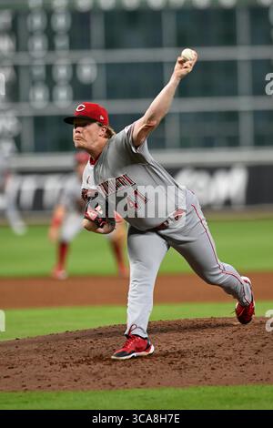 Cincinnati Reds pitcher Andrew Abbott in action a baseball game ...