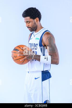 Dallas Mavericks guard Kyrie Irving (11) passes the ball during the ...
