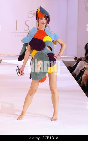 2 Designer Suzan Studio Suzan Artezian Isis Fashion Awards 2025 2-designer-suzan-studio-suzan-artezian-isis-fashion-awards-2025