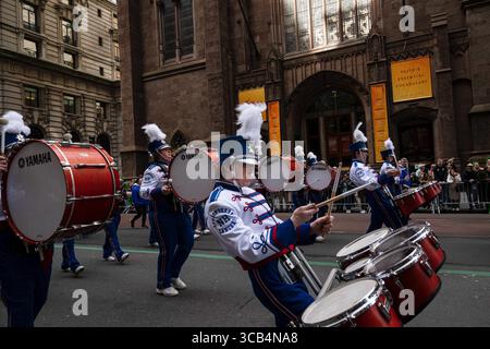 March 17, 2023, New York, New York, USA: Drummers from the Londonderry High School marching band perform in the 262nd NYC St. Patrick's Day Parade. (Credit Image: © Laura Brett/ZUMA Press Wire) Stock Photo