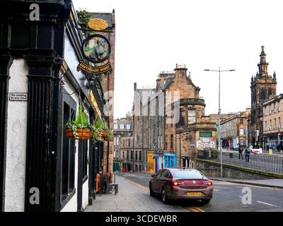 Greyfriars Bobby Bar on Candlemaker Row behind Greyfriars Kirkyard in Edinburgh Old Town, Scotland, traditional pub frontage and street scene Stock Photo