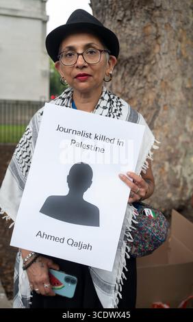 On Wednesday 13 August, the London Freelance branch of the National Union of Journalists held a vigil outside Downing Street in London after the killi Stock Photo