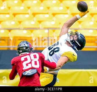 Tampa Bay Buccaneers safety Shilo Sanders catches the ball during the