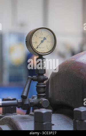 A close-up of a pressure indicator on an industrial machine, brewhouse Schoenbuch, Boeblingen, Germany Stock Photo
